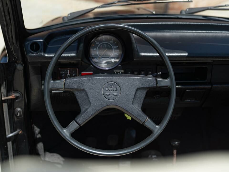 Image 42/50 of Volkswagen Beetle 1303 (1975)