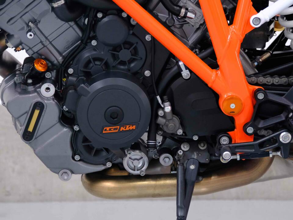 Image 49/83 of KTM 1290 Super Duke R (2018)