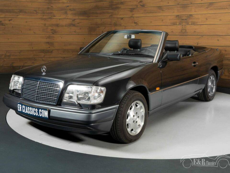 Bild 4/19 von Mercedes-Benz E 320 (1994)