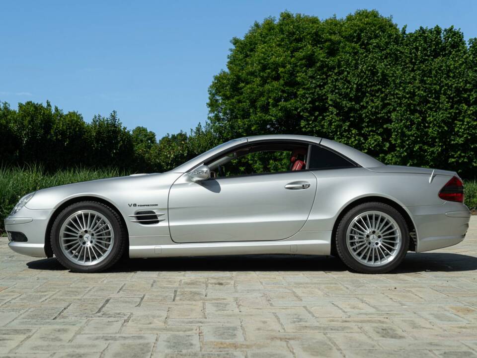 Image 6/50 of Mercedes-Benz SL 55 AMG (2002)