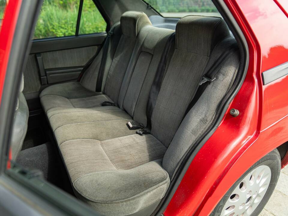 Image 24/47 of Alfa Romeo 75 1.6 (1991)