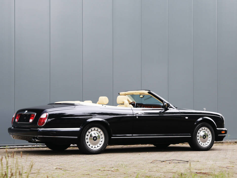 Image 3/52 of Rolls-Royce Corniche V (2000)