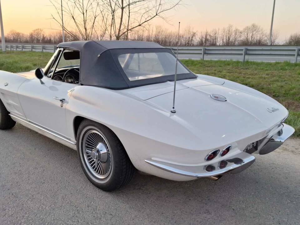 Imagen 3/5 de Chevrolet Corvette Sting Ray Convertible (1963)
