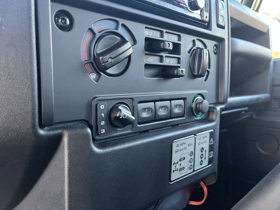 Image 79/93 of Land Rover Defender 110 (2014)