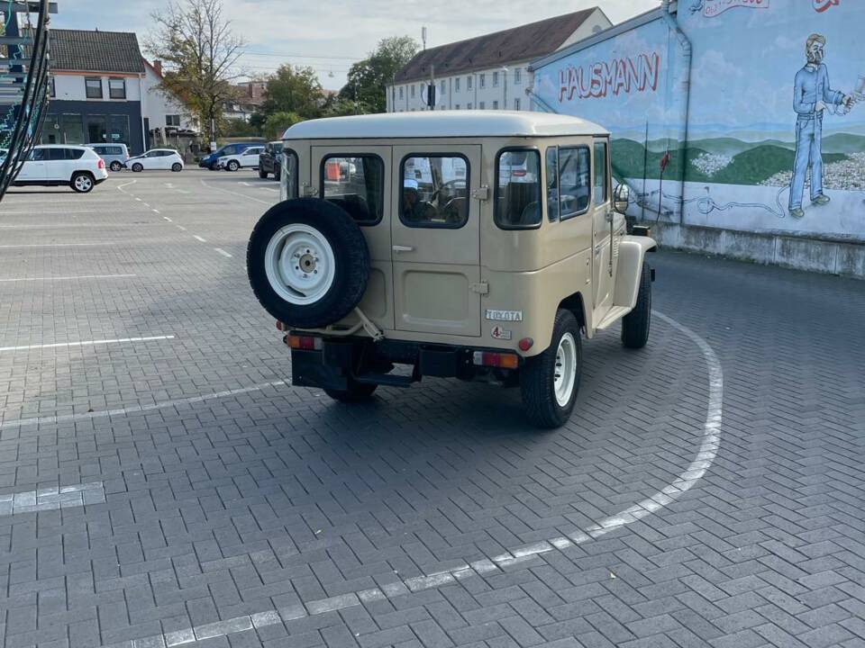 Bild 2/5 von Toyota Land Cruiser BJ 40 (1977)
