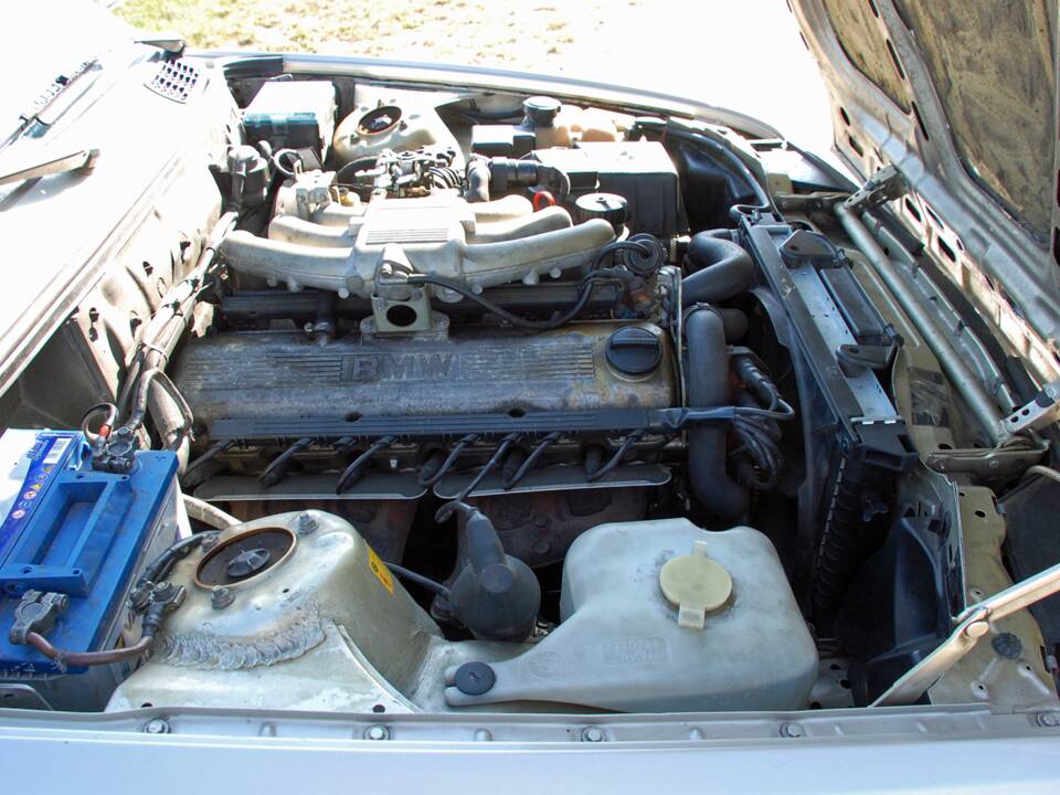 Afbeelding 25/25 van BMW 320i (1990)
