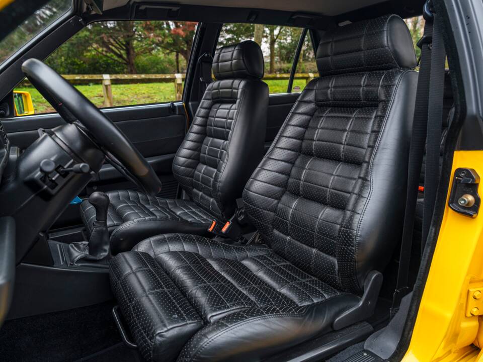 Image 23/27 of Lancia Delta HF Integrale Evoluzione I (1992)