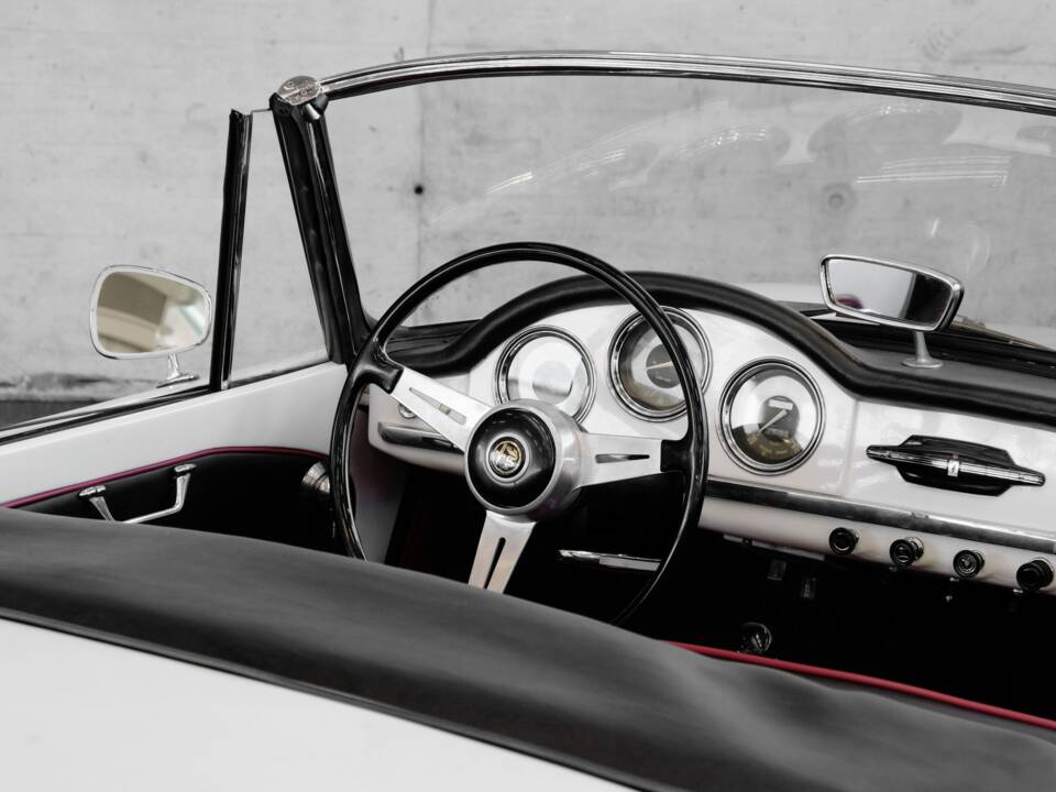 Afbeelding 25/48 van Alfa Romeo Giulia 1600 Spider (1963)