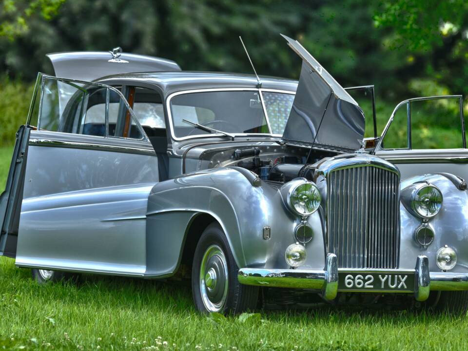 Bild 19/50 von Bentley Mark VI Mulliner (1951)