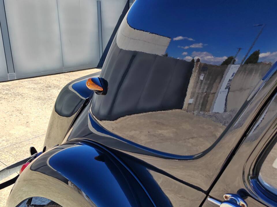 Image 24/47 of Citroën Traction Avant 11 B (1955)