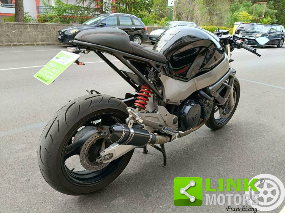 Bild 4/10 von Honda DUMMY (2000)