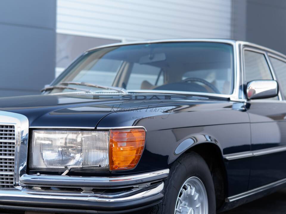 Image 13/30 of Mercedes-Benz 450 SEL 6,9 (1977)