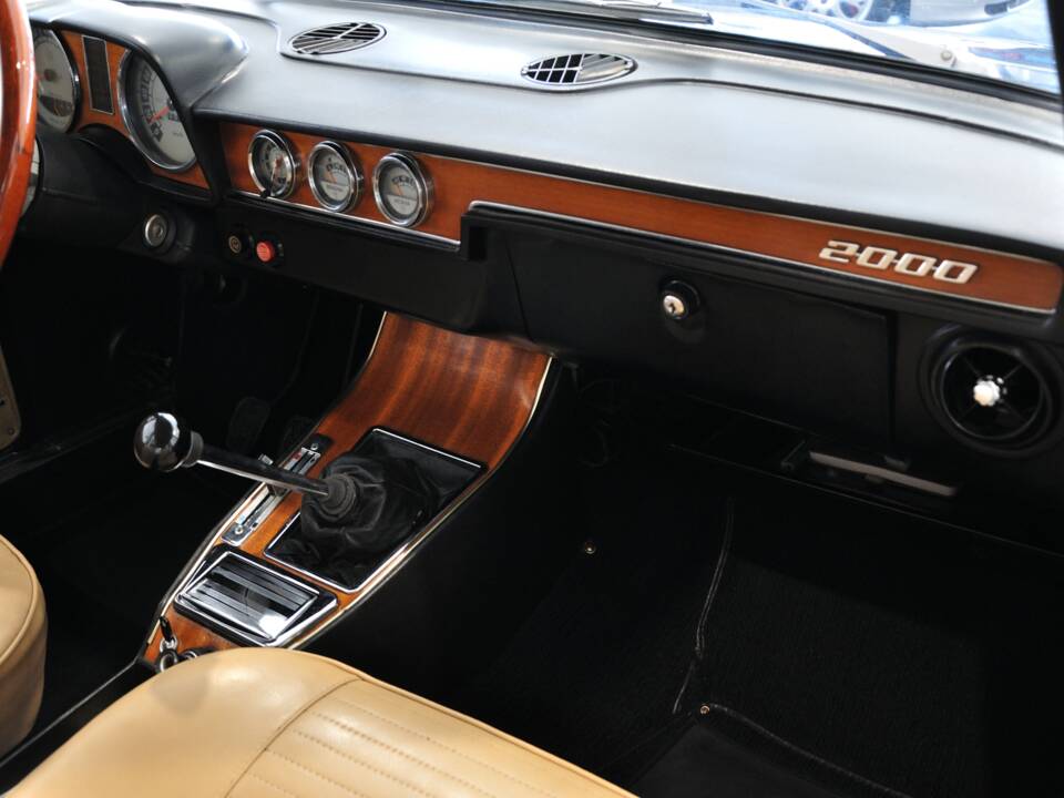 Image 21/35 of Alfa Romeo 2000 Berlina (1972)