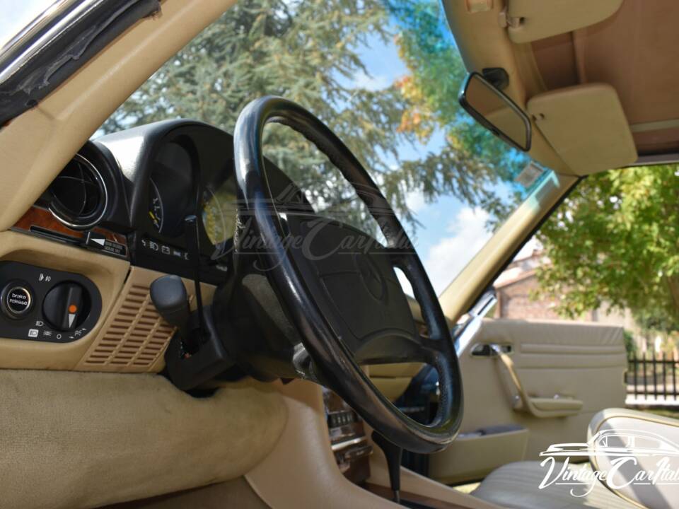 Image 53/75 de Mercedes-Benz 560 SL (1986)