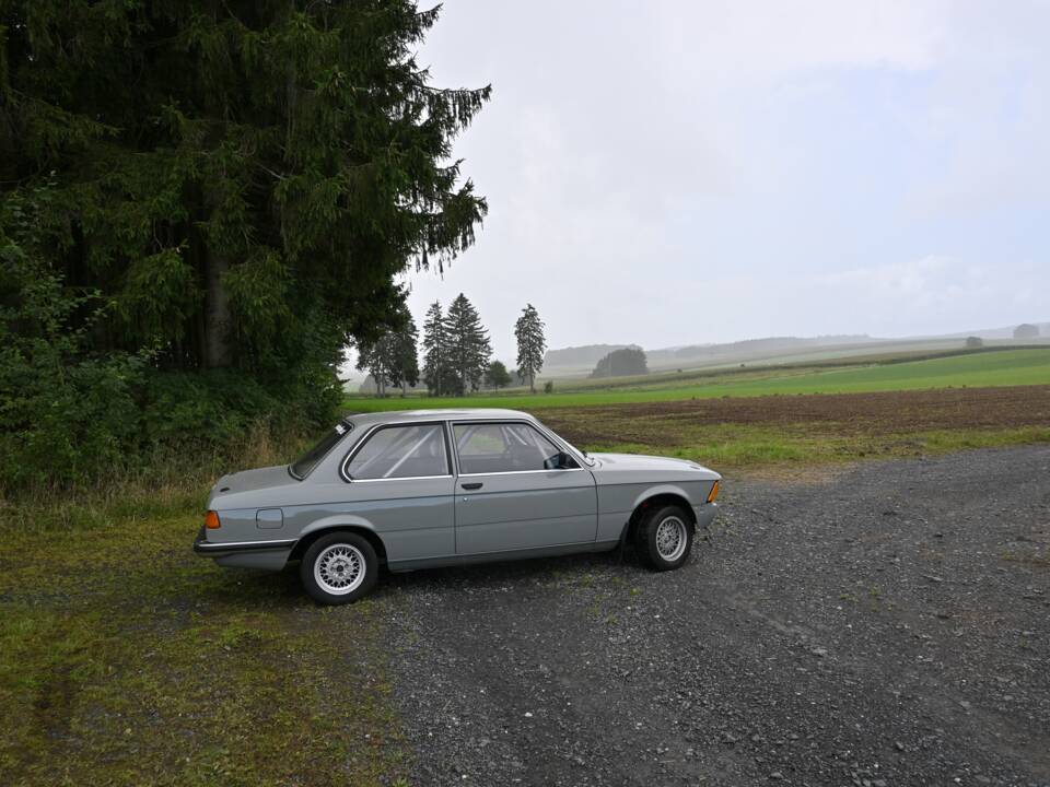 Image 7/64 of BMW 320&#x2F;4 (1977)