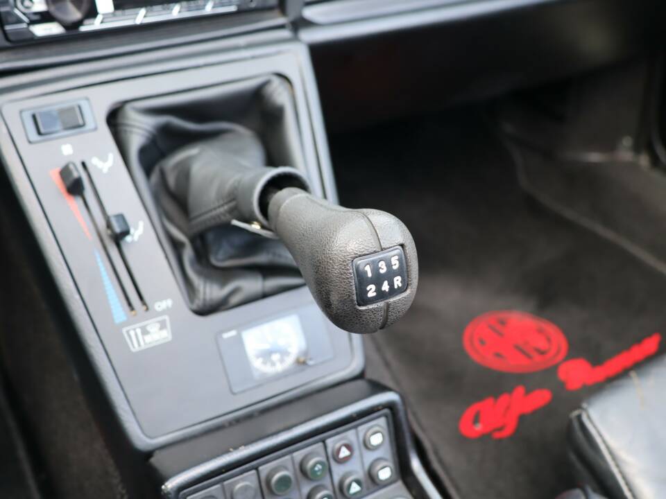 Afbeelding 23/50 van Alfa Romeo 2.0 Spider (1991)