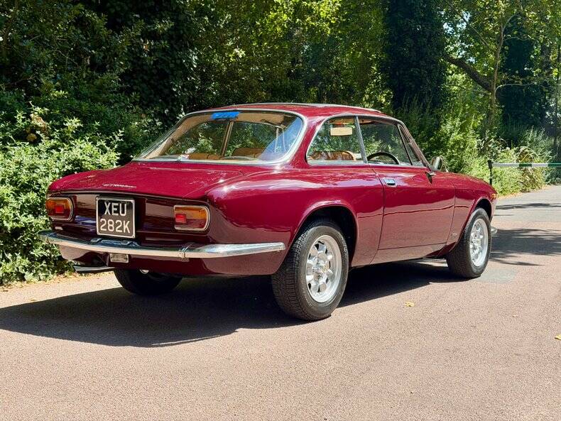 Image 7/48 of Alfa Romeo Giulia 1600 GT Junior (1972)