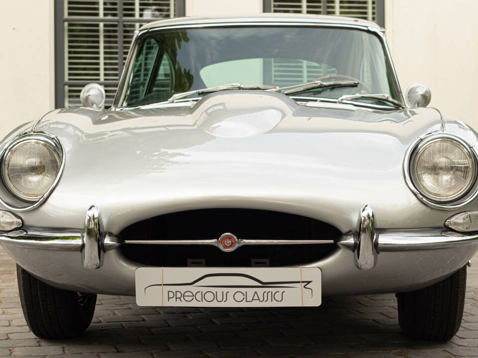 Image 18/57 of Jaguar E-Type (2+2) (1968)