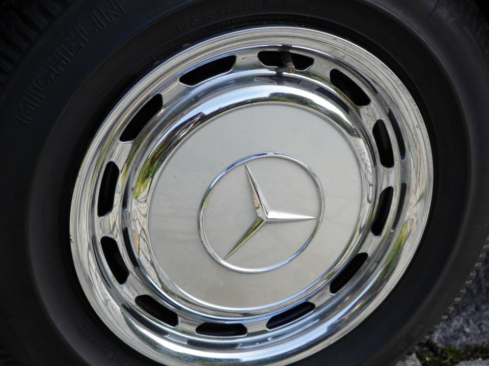 Immagine 16/34 di Mercedes-Benz 230 (1969)