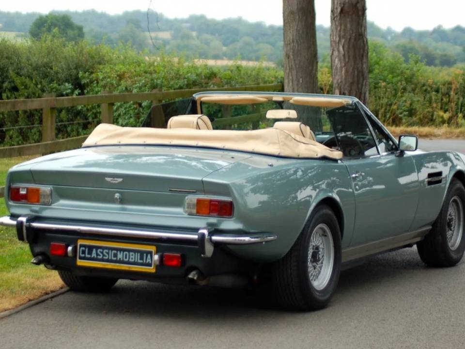 Image 14/27 of Aston Martin V8 Volante (1979)