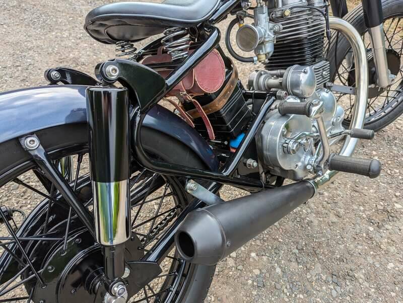 Immagine 19/28 di Royal Enfield DUMMY (1990)