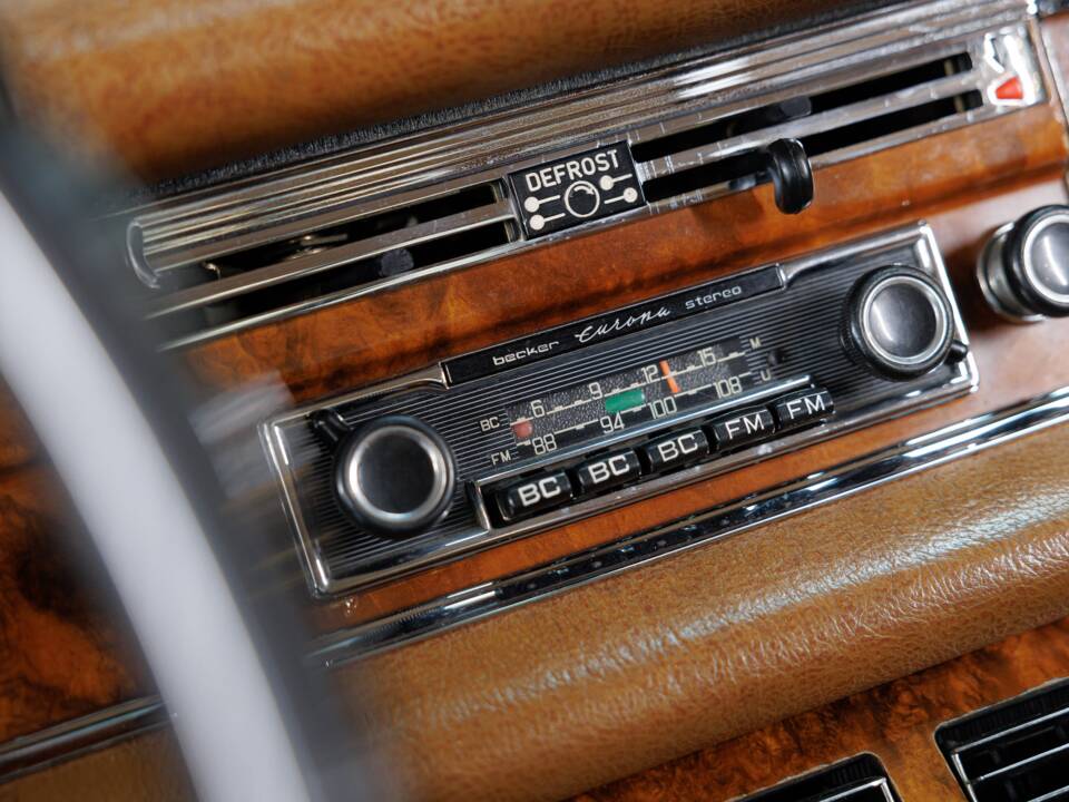 Image 16/32 of Mercedes-Benz 280 SE 3,5 (1971)