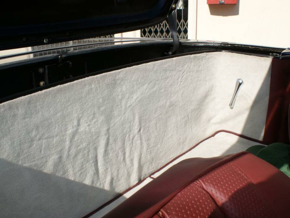 Image 38/50 of Mercedes-Benz 230 SL (1967)