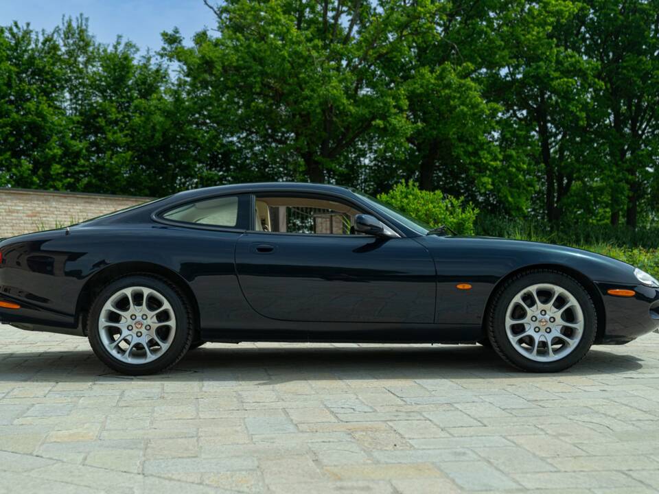 Bild 5/50 von Jaguar XKR (2000)