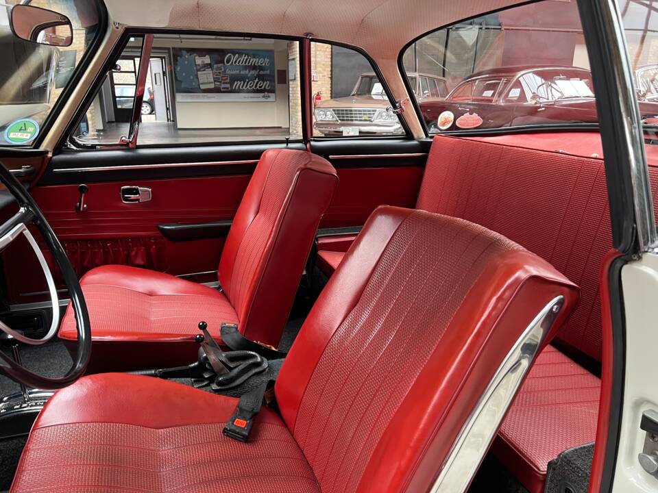 Image 14/37 of Volkswagen Karmann Ghia 1600 L (1968)