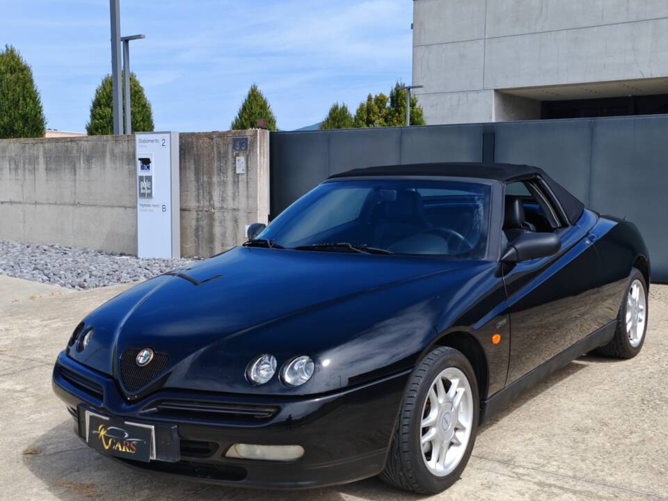 Bild 1/37 von Alfa Romeo Spider 2.0 Twin Spark 16V (1996)