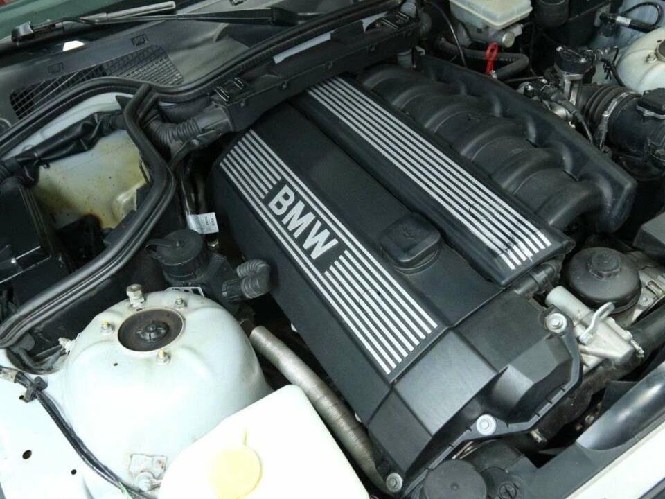 Bild 27/30 von BMW Z3 2.8 (1997)