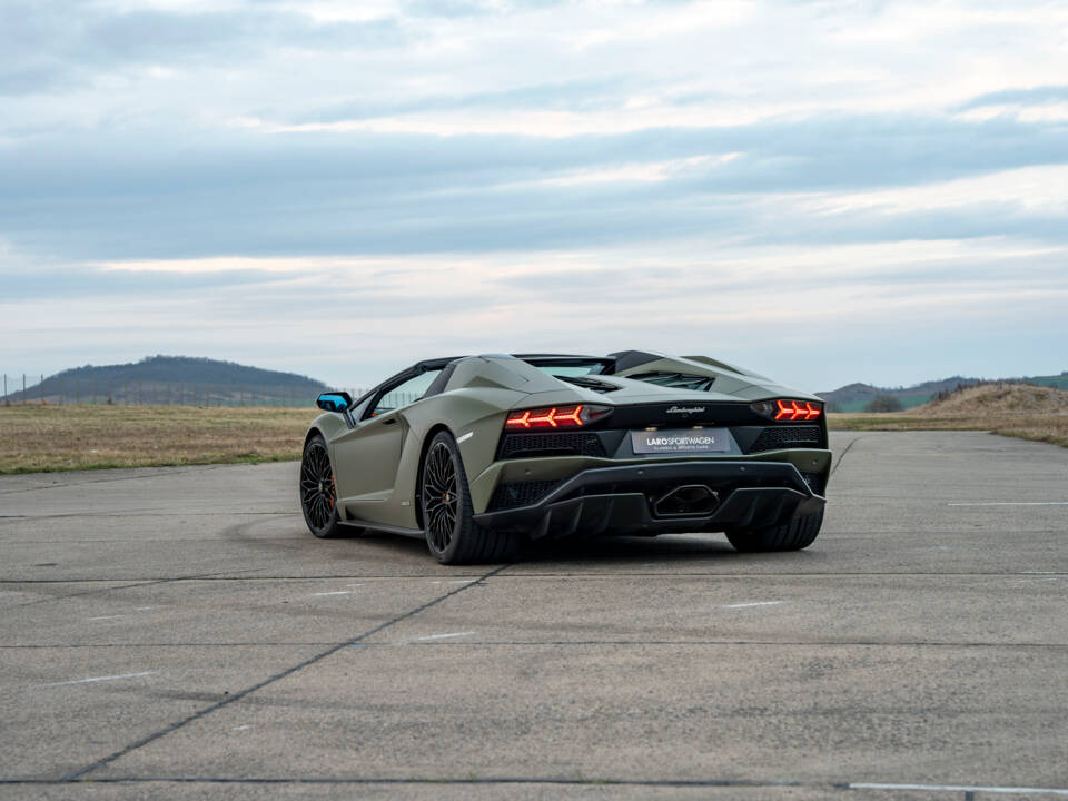Image 5/44 de Lamborghini Aventador S (2020)