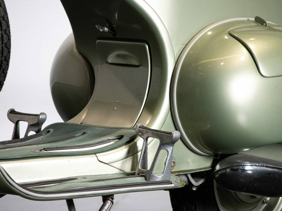 Immagine 38/50 di Piaggio Vespa 125 (1950)