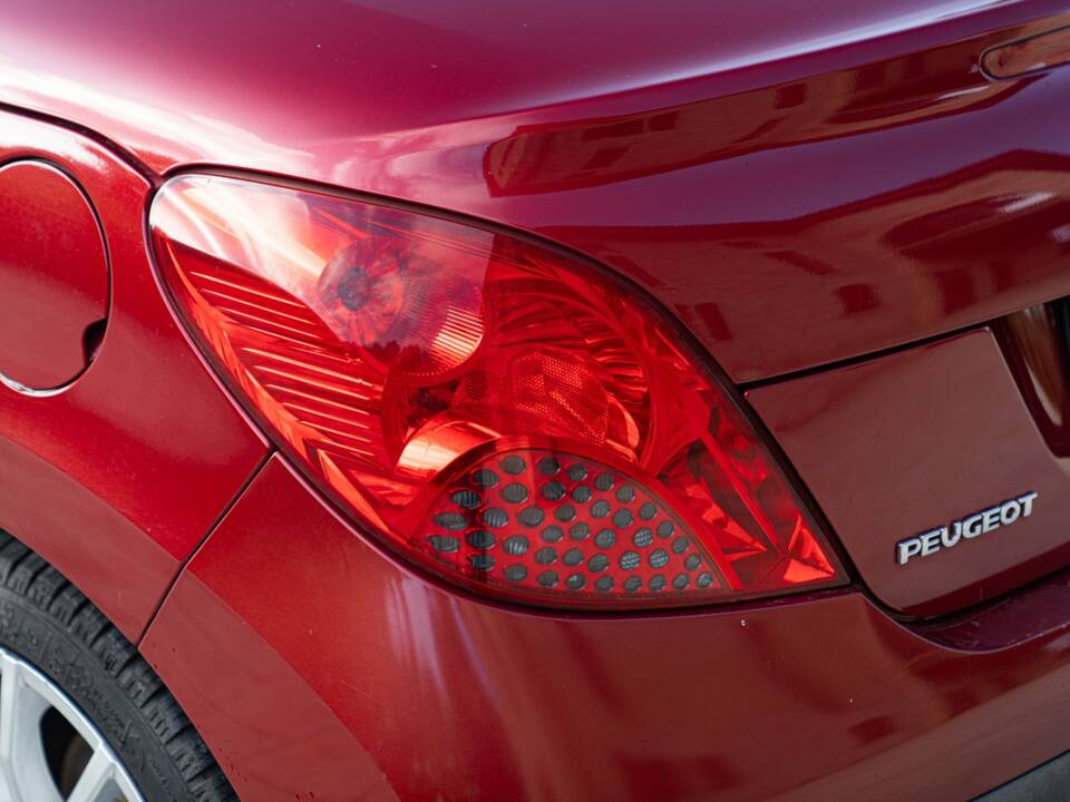 Image 26/50 of Peugeot 207 CC 1.6 VTi (2008)