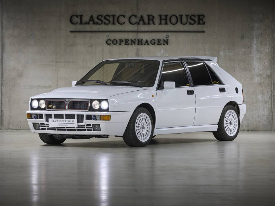 Image 28/93 of Lancia Delta HF Integrale Evoluzione I (1992)