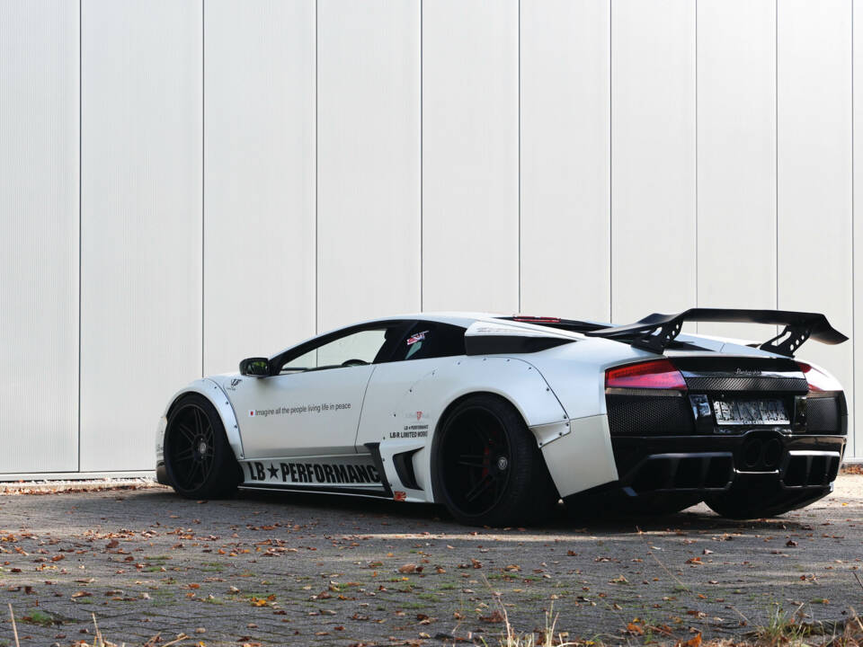Afbeelding 62/82 van Lamborghini Murciélago (2002)