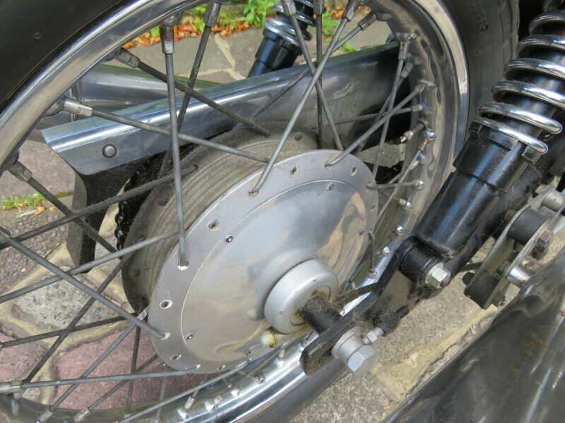 Image 39/47 of Norton Commando 850 Roadster (1974)