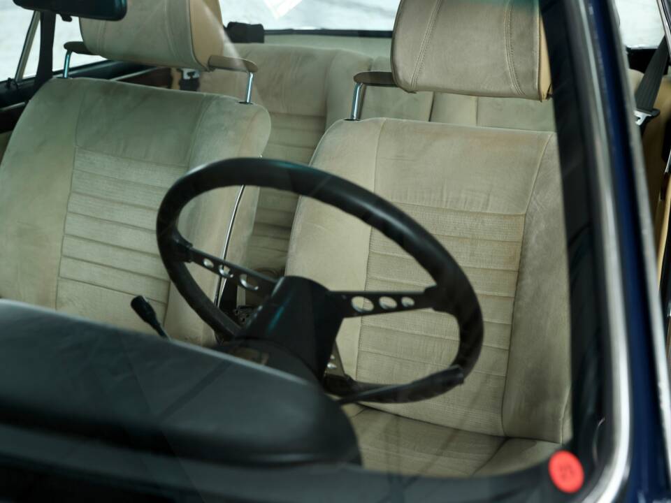 Bild 39/50 von BMW 3.0 CSi (1975)