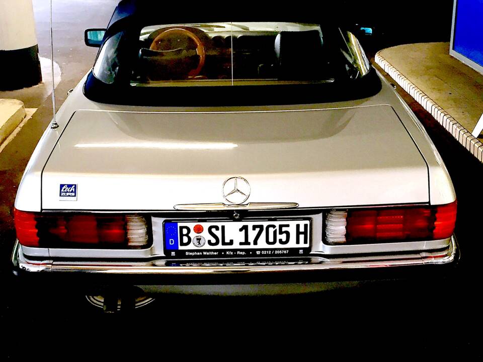 Image 11/22 of Mercedes-Benz 280 SL (1982)
