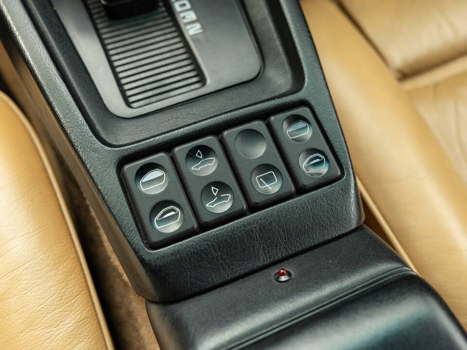Bild 49/69 von Porsche 928 S4 (1989)