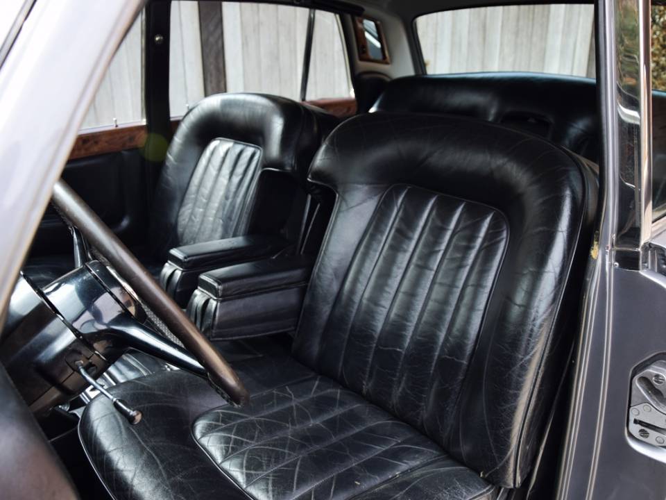 Image 19/29 de Bentley T 1 (1969)