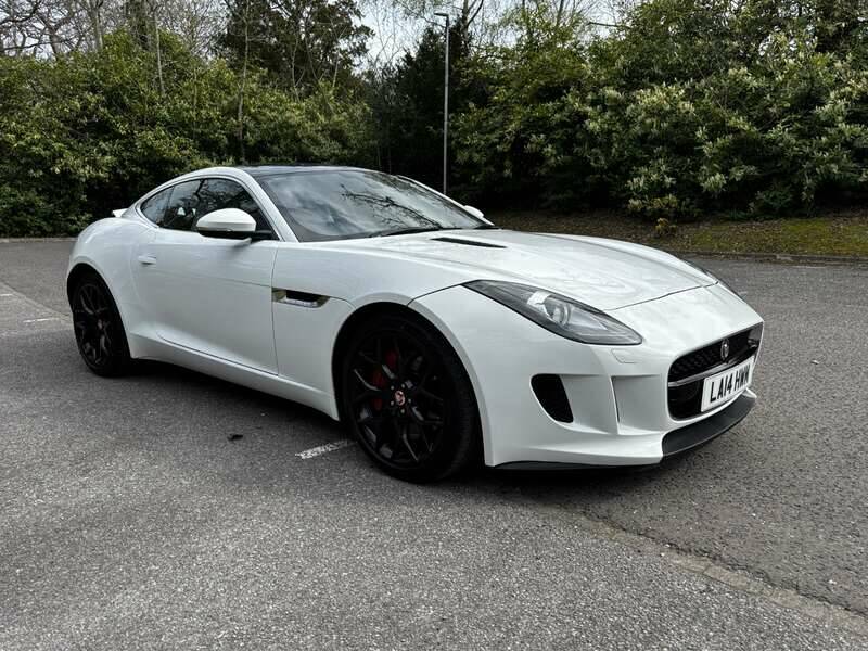 Image 8/50 of Jaguar F-Type (2014)