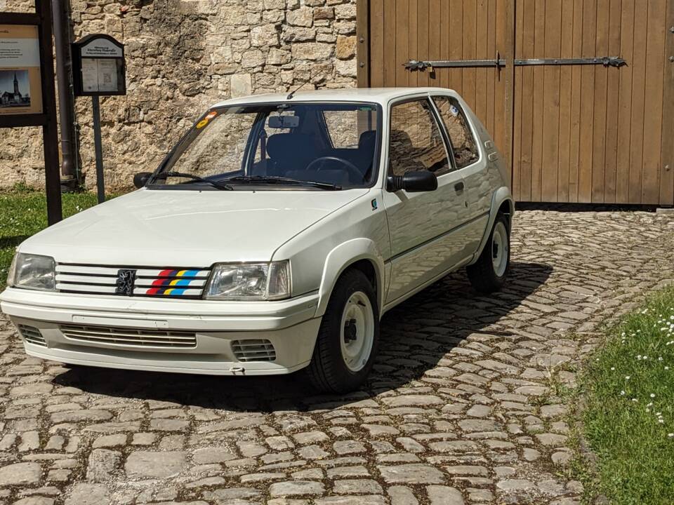 Image 2/10 de Peugeot 205 Rallye 1.9 (1991)