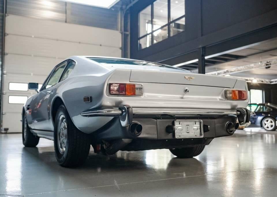 Bild 36/50 von Aston Martin V8 (1978)
