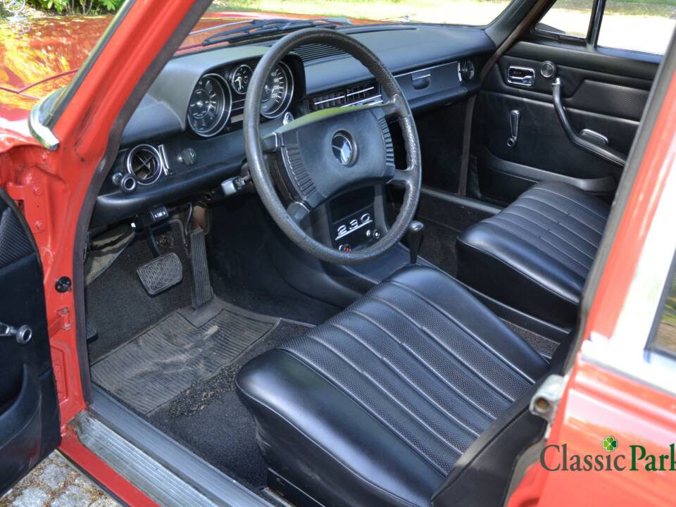 Bild 9/50 von Mercedes-Benz 230/6 (1973)