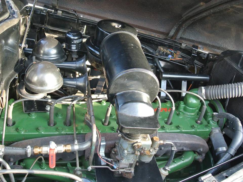 Imagen 7/19 de Packard Clipper Touring Sedan (1947)