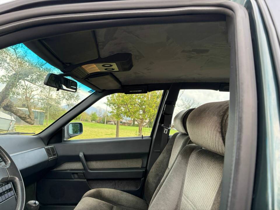 Image 23/30 of Alfa Romeo 164 2.0 (1992)