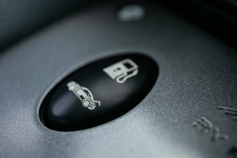 Image 24/41 of MG XPower SV (2007)