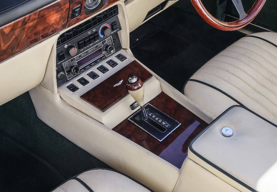 Image 28/30 of Aston Martin V8 EFi Volante (1989)
