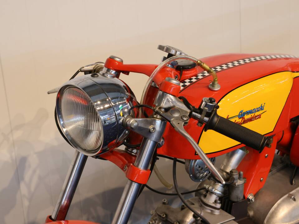 Image 19/27 of Aermacchi Ala Verde (1962)